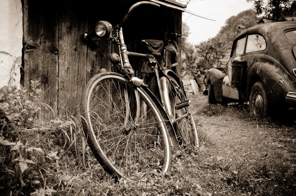 Starý rezavý vintage auto — Stock fotografie