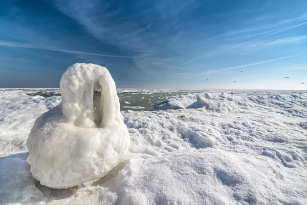 Costa congelada do oceano de gelo - Inverno polar — Fotografia de Stock