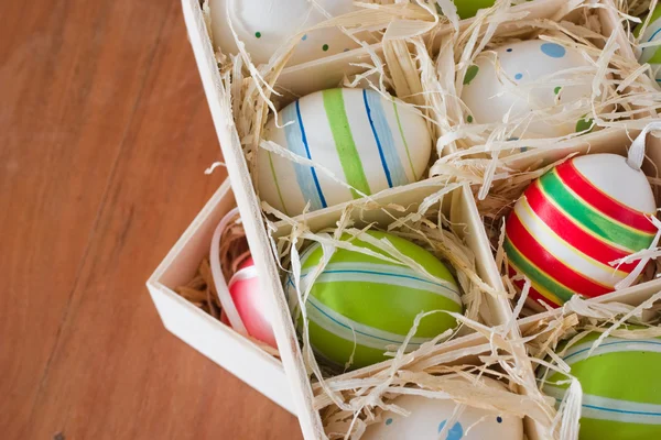 Box s velikonoční vajíčka — Stock fotografie