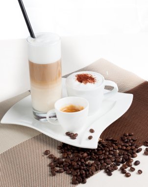 Latte macchiato cappuccino ve milkfroth bir sürü espresso