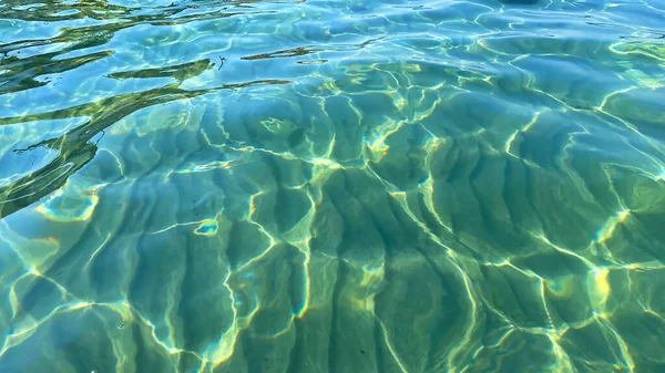 地中海水波太阳光热带蓝光反射太阳光自然景观模板 — 图库照片
