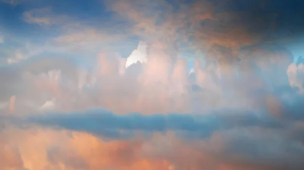 Rosa Azul Amarillo Esponjoso Después Tormenta Dramático Pastel Cielo Nublado — Foto de Stock