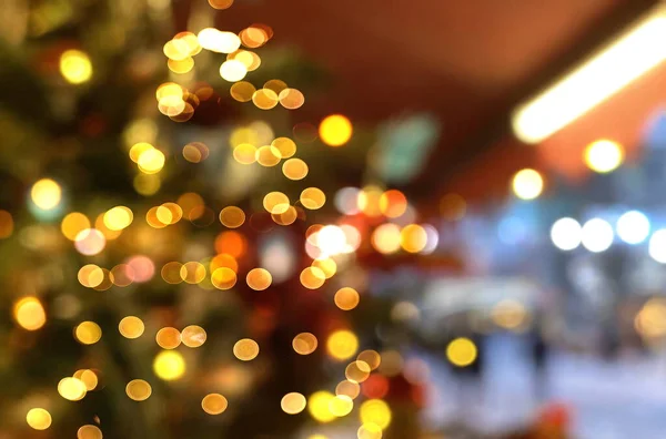 Christmas Day Blurred Garland Light Tree Medieval City Street Holiday — Fotografia de Stock