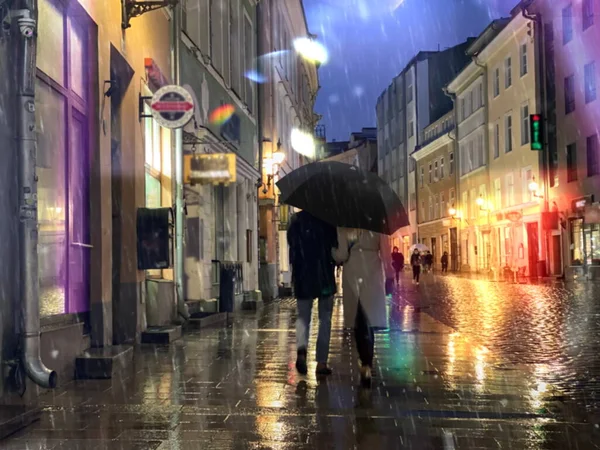 Autumn City Romantic Couple Umbrella Rainy Evening City Walk Medieval — Fotografia de Stock