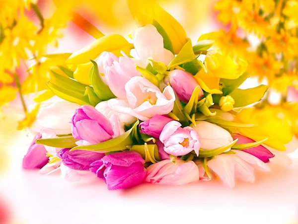Flores Primavera Tulipa Buquê Rosa Verde Mas Amarelo Pétala Floral — Fotografia de Stock