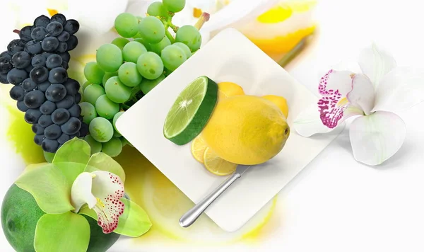 Zitrone Limette Traube Orange Und Ananas Mit Orchideenblüten Aber Auf — Stockfoto