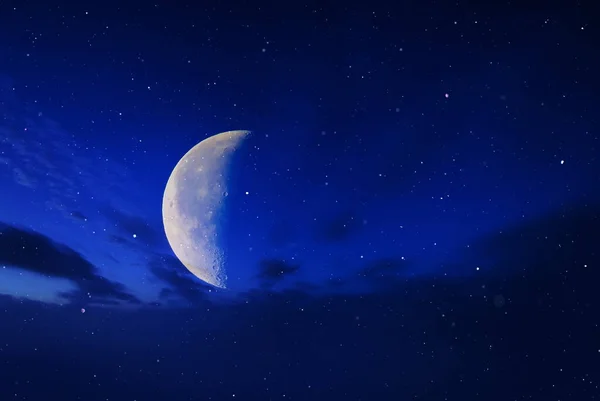 Яркая Луна Темном Звездном Небе Голубой Космической Вселенной Фоне Туманности — стоковое фото