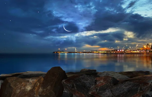Звездная Ночь Луна Морской Гавани Круизная Линия Ночное Отражение Света — стоковое фото