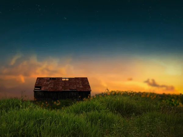 Houten Huisje Wild Veld Sterrenhemel Maan Platteland Avond Zonsondergang Natuur — Stockfoto