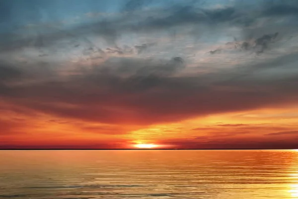 Pôr Sol Mar Ouro Rosa Céu Oceano Água Onda Pastel — Fotografia de Stock