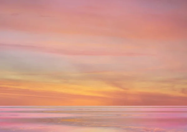 Pink Sunset Sea Water Reflection Sun Light Gold Yellow Clouds — Stock Photo, Image