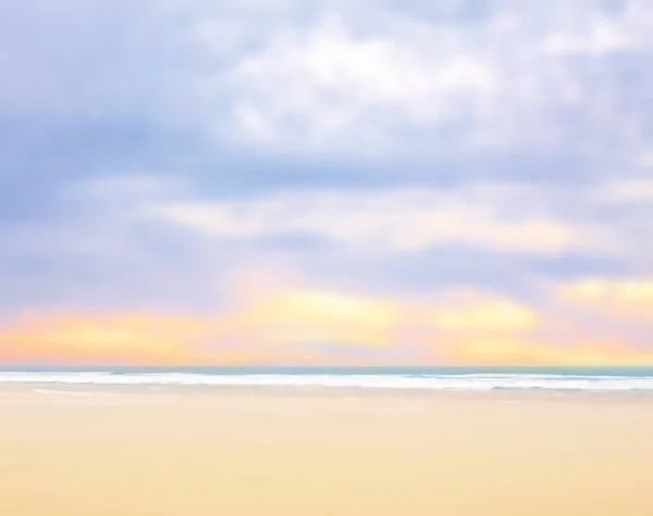 海滩沙滩大海和天空蓝色粉色热带云彩海浪夏日背风旅行 — 图库照片