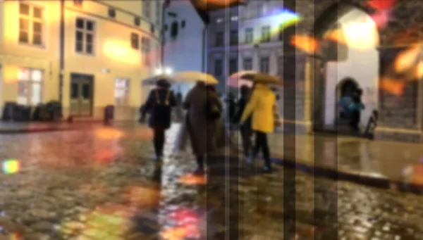 Ville Pluvieuse Veilleuse Rue Réflexion Les Gens Marchent Dans Vieille — Photo