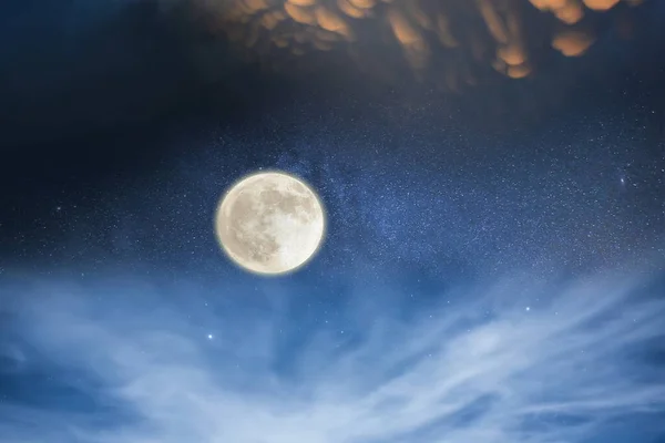 Lua Azul Estrelado Nebulosa Céu Nublado Universo Planeta Cósmico — Fotografia de Stock