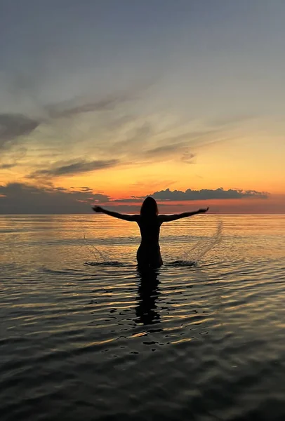 Romantic Woman Gold Orange Sunset Sea Girl Silhouette Sun Cloudy — Stock Photo, Image