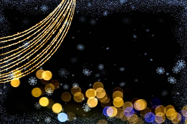 Kerst Sneeuwvlokken Donker Blauw Goud Snaren Bokeh Feestelijke Goud Licht — Stockfoto
