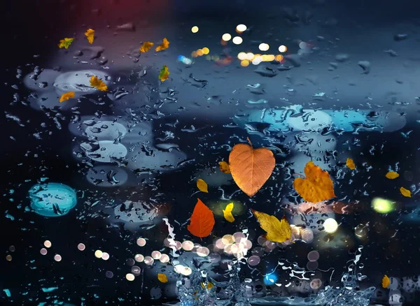 Rainy Autumn Leaves Window Rain Drops Night City Traffic Blurred — Stock fotografie