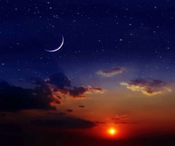 Νύχτα Δραματικό Ηλιοβασίλεμα Και Φεγγάρι Στον Έναστρο Ουρανό Αστέρι Πτώση — Φωτογραφία Αρχείου