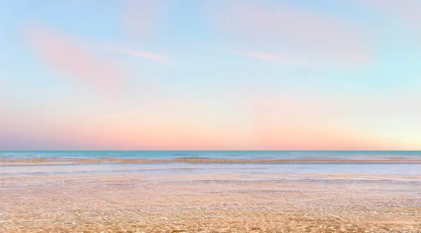 Pink Gold Cloudy Blue Sunset Sea Water Wave Reflection Banner — 图库照片