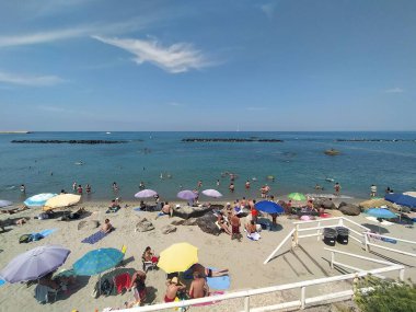 İtalya 'nın Ischia Adası' ndaki Saint Francesco plajı.