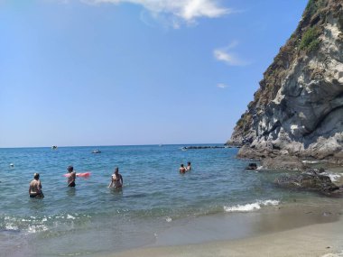 İtalya 'nın Ischia Adası' ndaki Saint Francesco plajı.