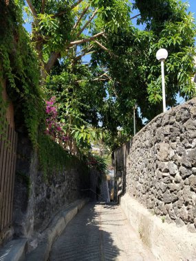 Maronti plaj manzaralı Ischia Adası, İtalya