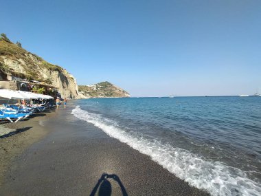 Maronti plaj manzaralı Ischia Adası, İtalya