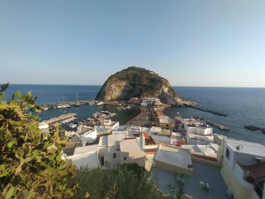 Ischia Adası 'ndaki Saint Angelo Sahili