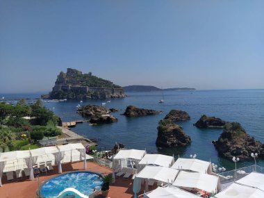 İtalya 'nın Ischia Adası' ndaki Cartaromana Sahili