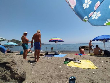 İtalya 'nın Ischia Adası' ndaki Cartaromana Sahili