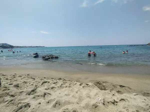 İtalya 'nın Ischia Adası' ndaki Saint Francesco plajı.