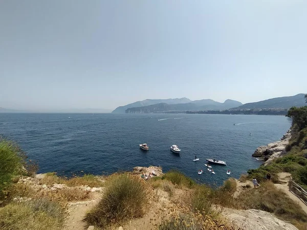 Napoli 'deki Sorrento Körfezi manzarası