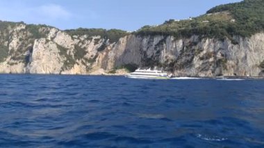 Napoli 'deki Capri Adası' na