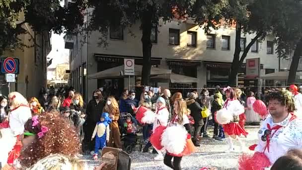 Verona Italia Febrero 2022 Desfile Carros Máscaras Durante Carnaval Ciudad — Vídeos de Stock