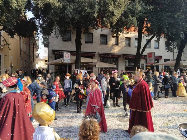 Verona Italië Februari 2022 Wagens Maskers Parade Tijdens Carnaval Van — Stockfoto