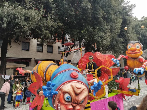 Verona Italia Febrero 2022 Desfile Carros Máscaras Durante Carnaval Ciudad — Foto de Stock