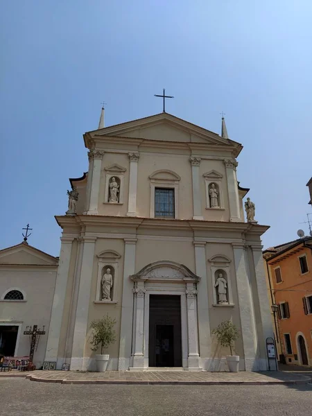 Vue Église Sur Lac Garde Italie — Photo