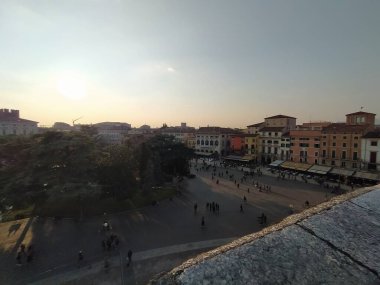 Gün batımında Verona 'da arena anphitiyatrosu