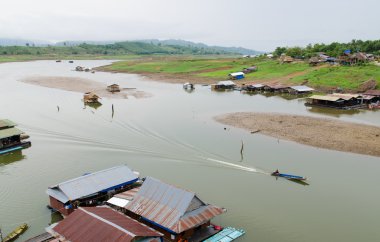 yüzen şehir sangklaburi kanchanaburi, Tayland