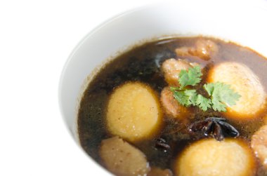 domuz eti güveç kasede yumurta