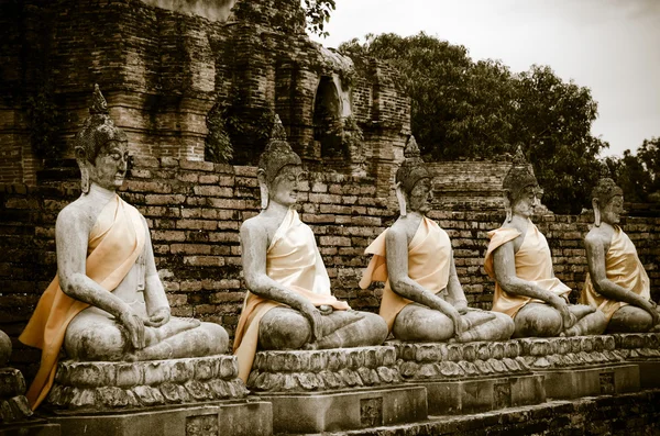Alte Buddha-Statue im Tempel von Ayutthaya, Thailand — Stockfoto