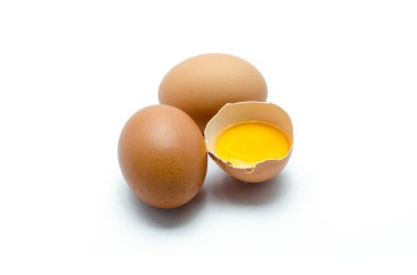 Üç yumurta, bir kırık yumurta, yumurta sarısı