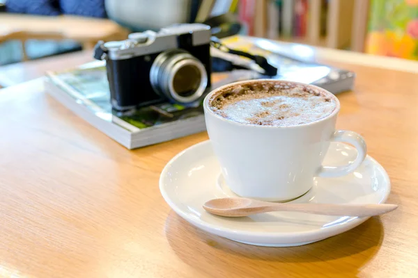 Kopjes koffie op tafel — Stockfoto