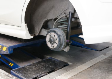 Araba arka drum fren montaj