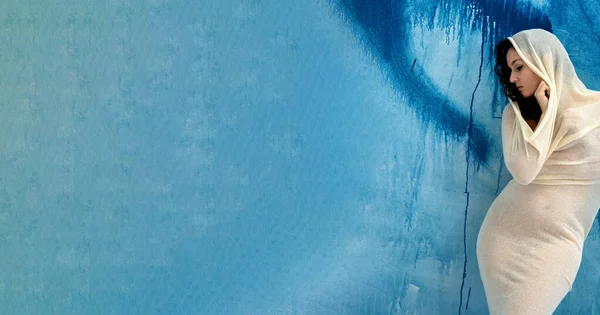 Широкий Банерний Портрет Гордої Елегантної Жінки Яскравій Повній Сукні Тіла — стокове фото