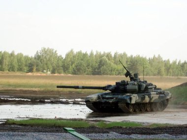 Kubinka, Rusya - 12 Haziran 2011: Zırhlı araç açık havada ve Hangarlar Kubinka Moskova yakınlarındaki Müzesi.