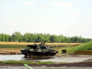 Kubinka, Rusya - 12 Haziran 2011: Zırhlı araç açık havada ve Hangarlar Kubinka Moskova yakınlarındaki Müzesi.