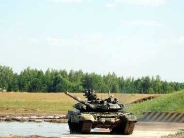 Kubinka, Rusya - 12 Haziran 2011: Zırhlı araç açık havada ve Hangarlar Kubinka Moskova yakınlarındaki Müzesi.