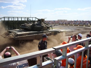 Kubinka, Rusya - 12 Haziran 2011: Zırhlı araç açık havada ve Hangarlar Kubinka Moskova yakınlarındaki Müzesi.