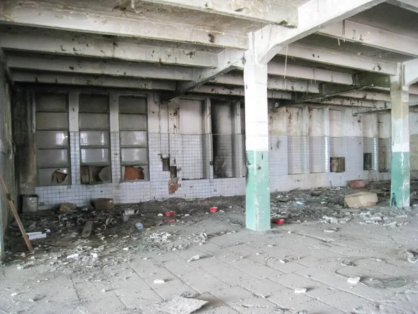 Edificio Abandonado Rti Rubber Basura Suciedad Los Locales Edificio Abandonado — Foto de Stock